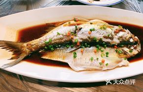 Sauce Steamed Qianhu White Carp