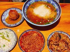 -老外婆本帮面(塔城路店)