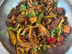 -愉肴麻辣香锅(中山路店)