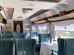 靠窗位-火车头法国西餐厅