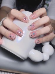 -ManiQ 美甲美睫專門店