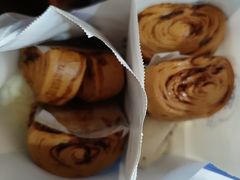 -李与白包子铺(桐梓林店)
