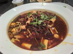 -川流不息·地道川菜·小龙虾(松东路店)