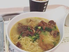 牛腩面-翠华餐厅(湾仔店)