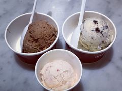 草莓酸奶味-哈根达斯(大悦城店)