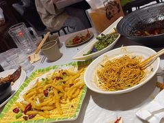 -肥肥虾庄·金牌油焖大虾(首义路店)