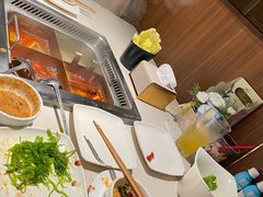 -海底捞火锅鲜切牛肉主题店(长寿路店)