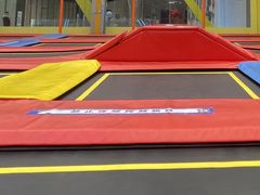 -爱蹦iBOON蹦床运动馆(江汉店)