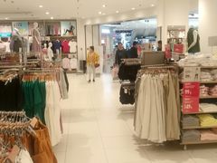 -优衣库(石家庄裕华万达广场店)