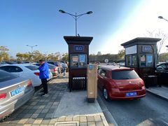 -奕欧来上海购物村停车场