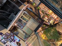 -临界音乐酒馆·小龙虾·江湖菜(华熙LIVE·鱼洞店)