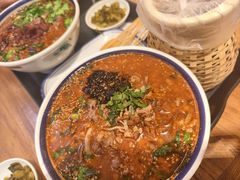 -云阿蛮云南生烫牛肉米线(奉贤路店)