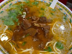 红烧牛肉面-金杨拉面王小吃面馆·牛三宝面·红烧牛肉粉