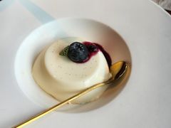 -MONICH牛排融合餐厅(和义大道购物中心店)