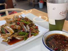 -四川小胡子海鲜(丁村万人海鲜广场店)