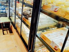 面包甜点陈列柜-宏发红西饼屋(天津路店)