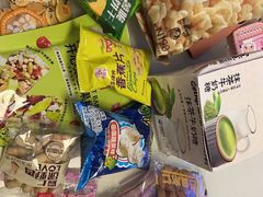 -赵一鸣零食(广州荔湾路店)