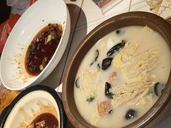 -阿瓦山寨·湘菜现炒·剁椒鱼头王(咸阳总店)