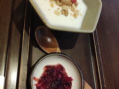 -银米·云南传统过桥米线(双廊黑金冠店)