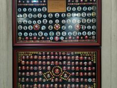 -毛泽东像章珍藏馆