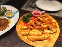 特制红椒薯格与鱿鱼圈-又见马甲M8融合西餐厅(体育中心店)