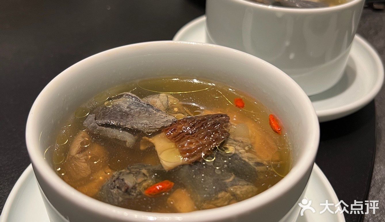 鱼子酱片皮鸭🦆最高规格的烤鸭