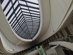 -上海滴水湖皇冠假日酒店