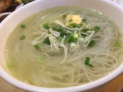 鸡汤银丝面-二孃鸡爪爪(东郊记忆店)