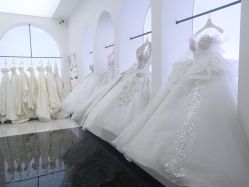 -禕·愫白婚纱商店