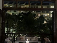 -亚龙湾喜来登·美景台大堂吧