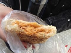 咬了一口了~满满的肉松-朱记小郑酥烧饼(建康路店)