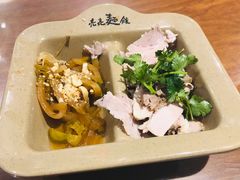 榨菜丝-亮亮面馆(经六路店)
