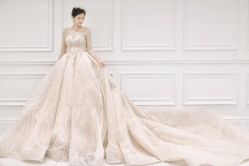 点击看大图 -拉瑞娜LaReine婚纱礼服高级定制