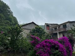 -高荡千年布依古寨旅游景区