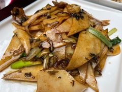 -蔼若春.传承三十年云南菜(金碧公园店)