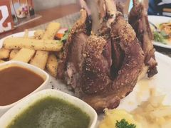 -Chom Cafe and Restaurant