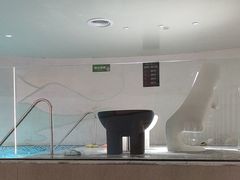 -涨巢·潮玩水疗局