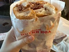 -Bánh Mì Huynh Hoa