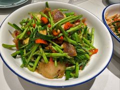 藜蒿炒腊肉-回家吃饭·地道南昌菜(建德观总店)