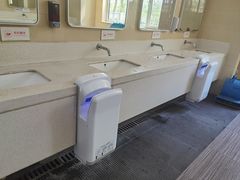 -窦店服务区-停车场