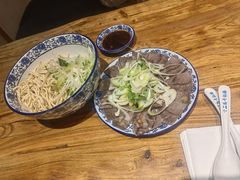 -十二忠手拉面(燎原街店)