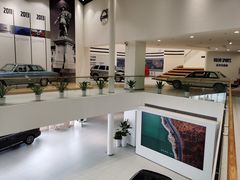 -杭州中沃沃尔沃4S店(滨江区店)