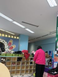 -孩子王(昆山招商花园城店)