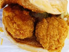 肉肉大方炸鸡堡-麦当劳(中山公园龙之梦店)