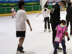 -正佳冰河湾真冰滑冰场