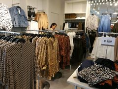 -H&M(天一广场店)