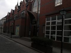 -钟书阁(松江泰晤士小镇店)