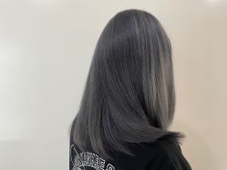 -变画·发型STUDIO