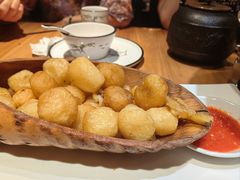 -帅巴人舅母子腊蹄民俗村