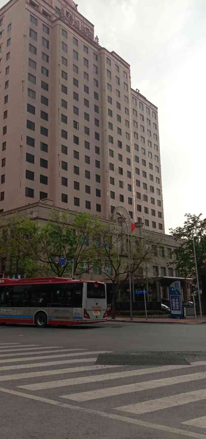 大连嘉信国际酒店-"不好吃 婚宴菜都是凉的 也没有多少味道 .